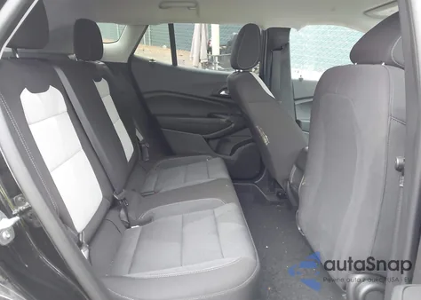 2025 Chevrolet Trax Fwd Ls z USA, uszkodzony, nr VIN KL77LFEP6SC193252